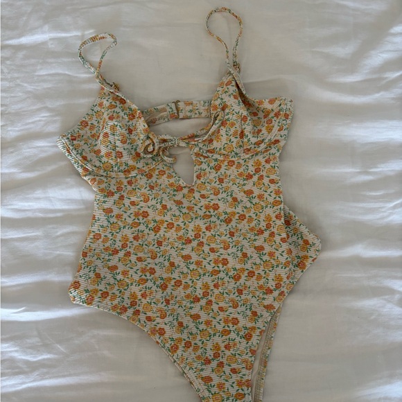 Billabong Ain’t She Sweet Bathing Suit Ditsy Floral - Picture 6 of 11